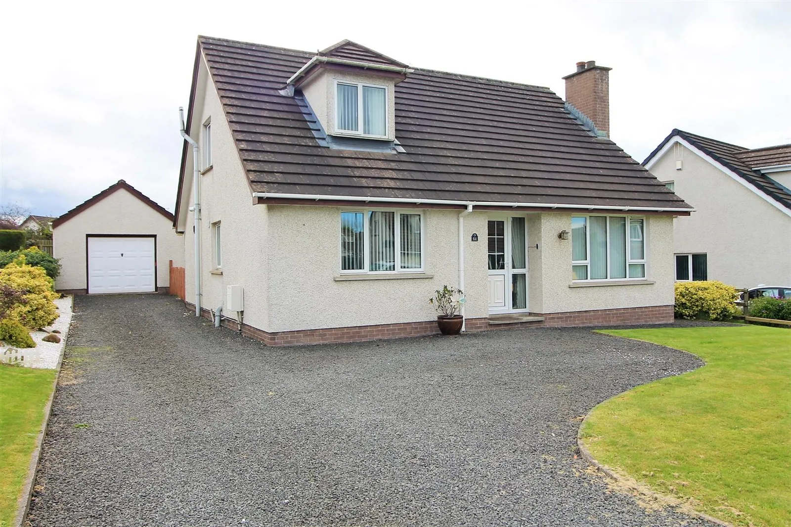 3 bedroom detached to rent at 64 Hydepark Manor Newtownabbey BT36 4PB