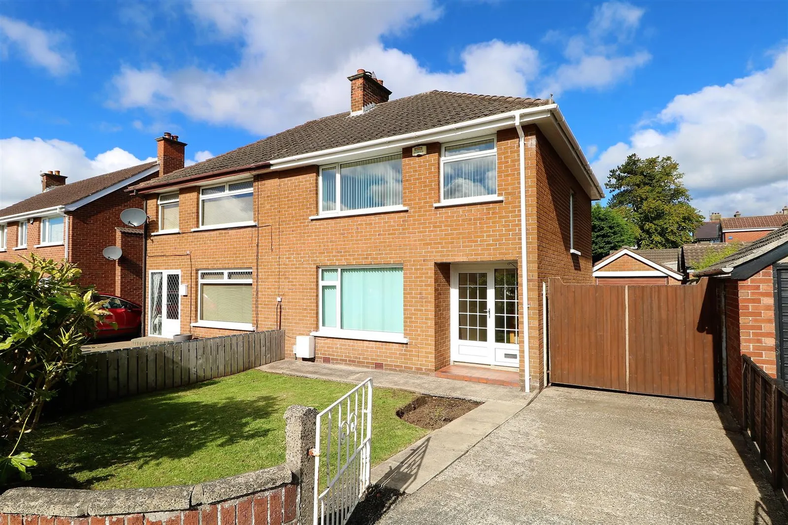 3 bedroom semi-detached to rent at 1 Twinburn Road Newtownabbey BT37 0EL