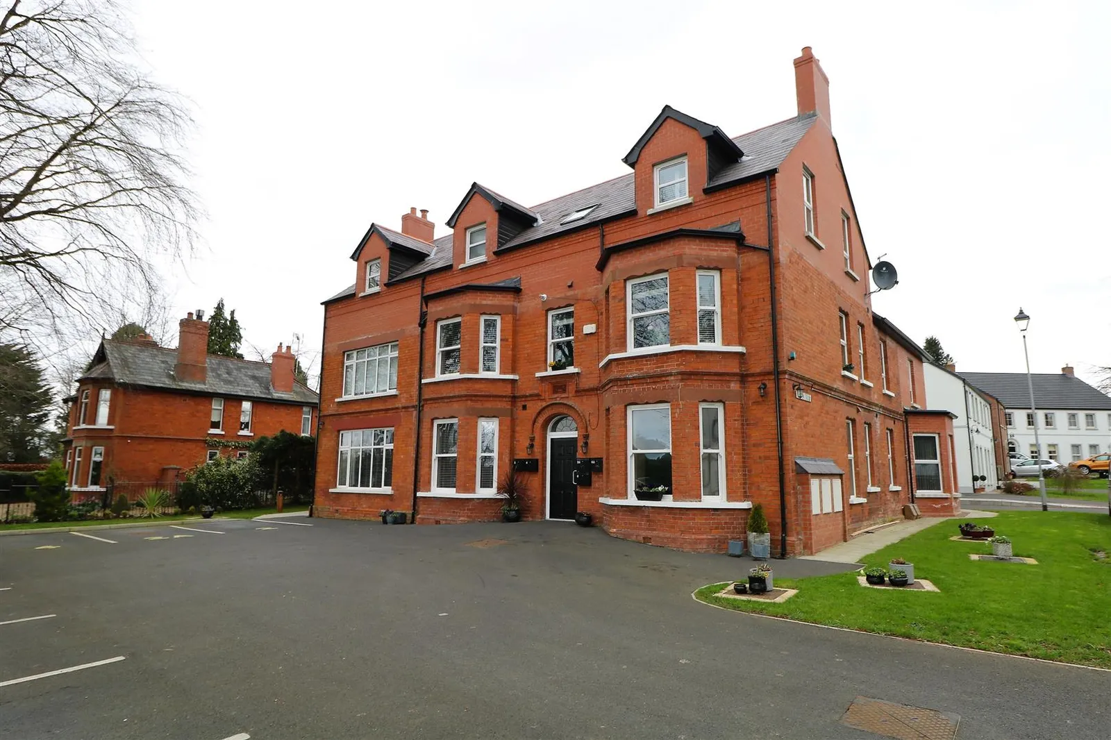 2 bedroom apartment to rent at 2A Roycroft Apartments Ross Grange Antrim BT41 2FD