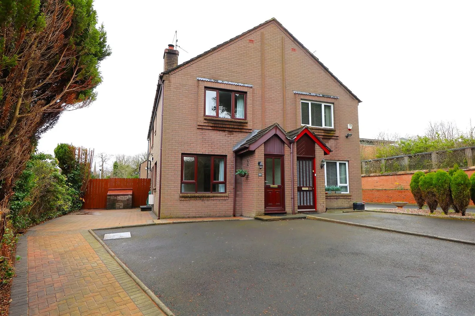 2 bedroom semi-detached to rent at 20 Somerton Close Belfast BT15 4DF