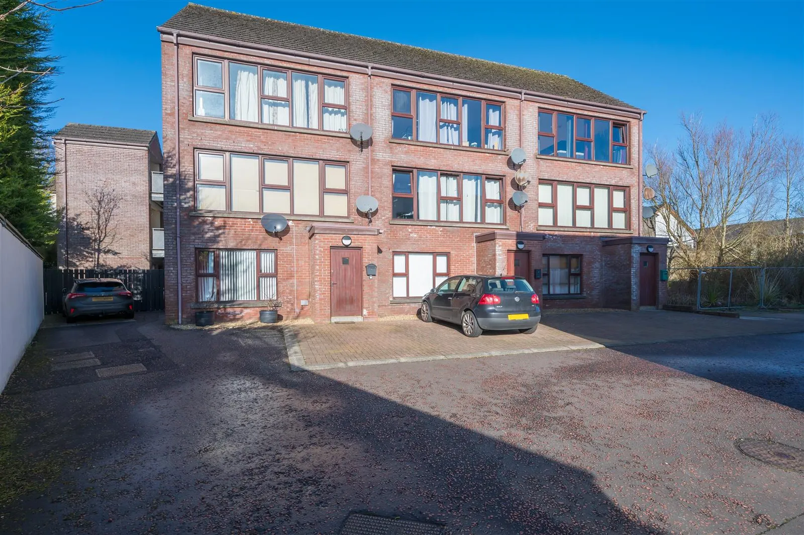2 bedroom apartment to rent at 7 Glen Court Newtownabbey BT36 5EH