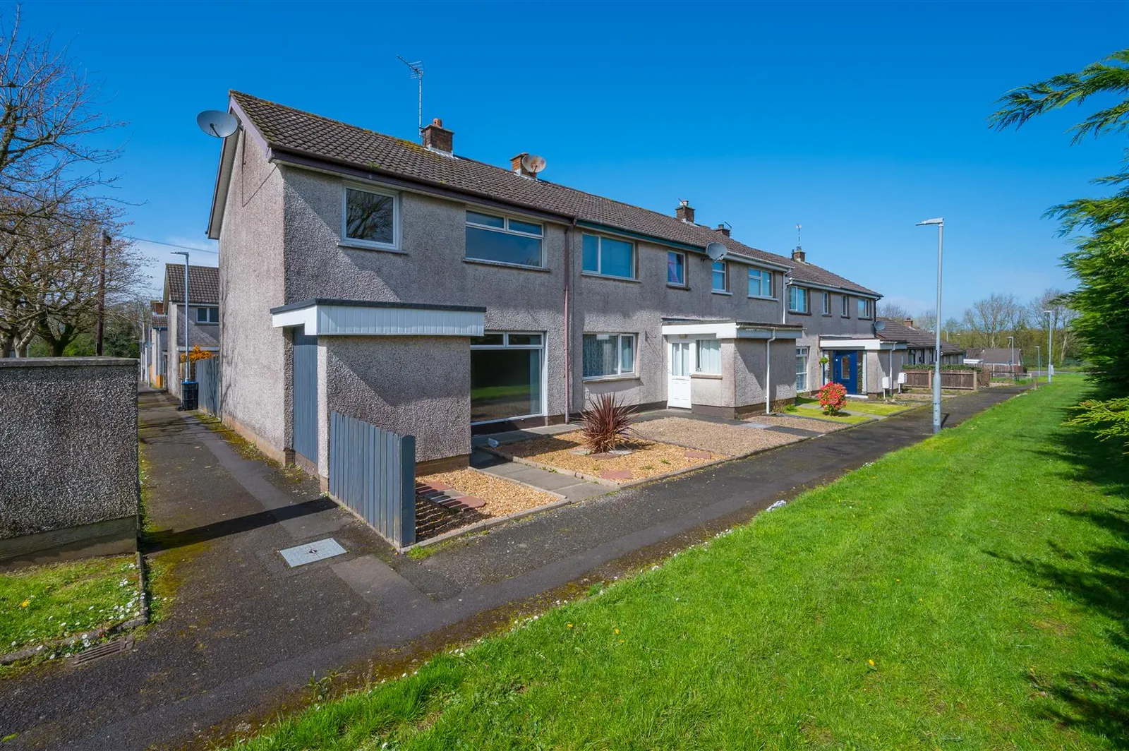 3 bedroom end terrace to rent at 68 Parkmount Road Newtownabbey BT36 4QQ