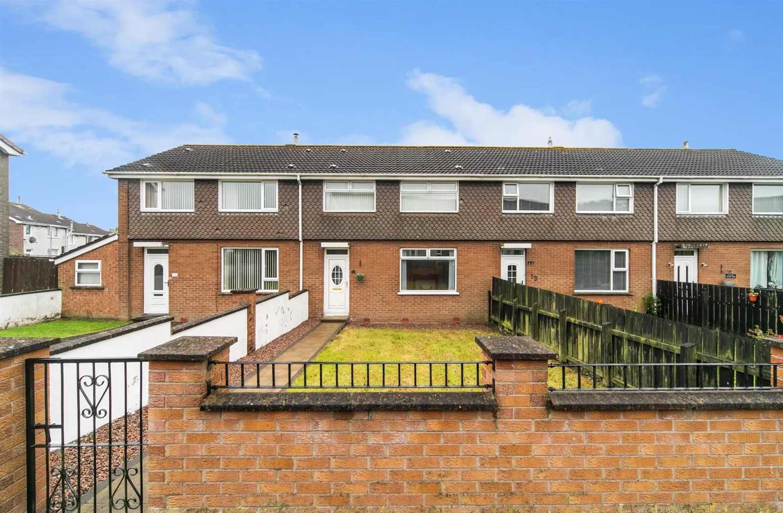 3 bedroom terraced to rent at 15 Cashel Walk Newtownabbey BT37 0EX