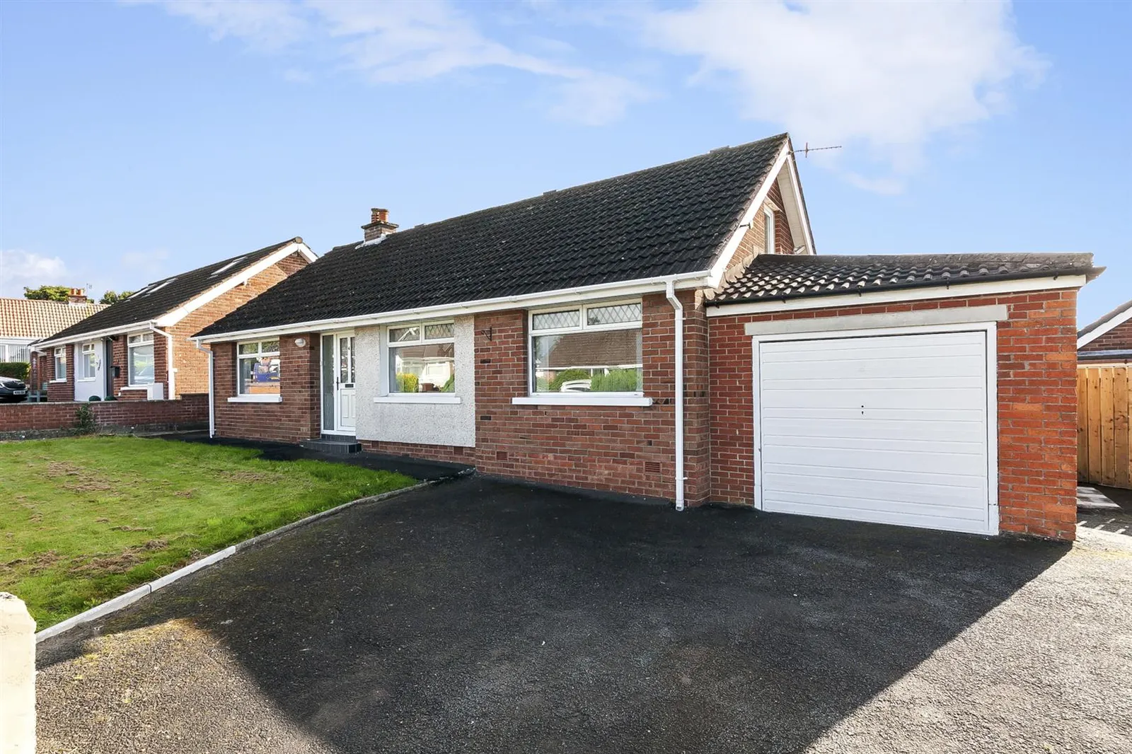 4 bedroom detached to rent at 4 Twinburn Park Newtownabbey BT37 0EP