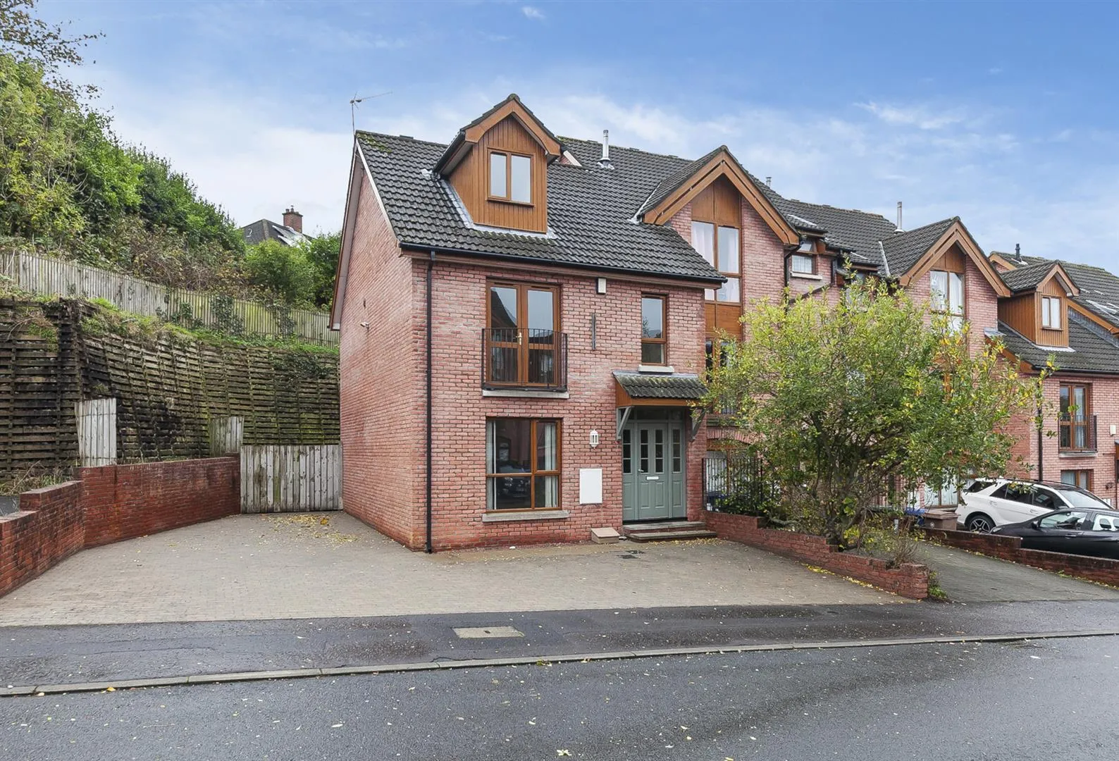 4 bedroom townhouse to rent at 17 Annadale Green Belfast BT7 3DQ