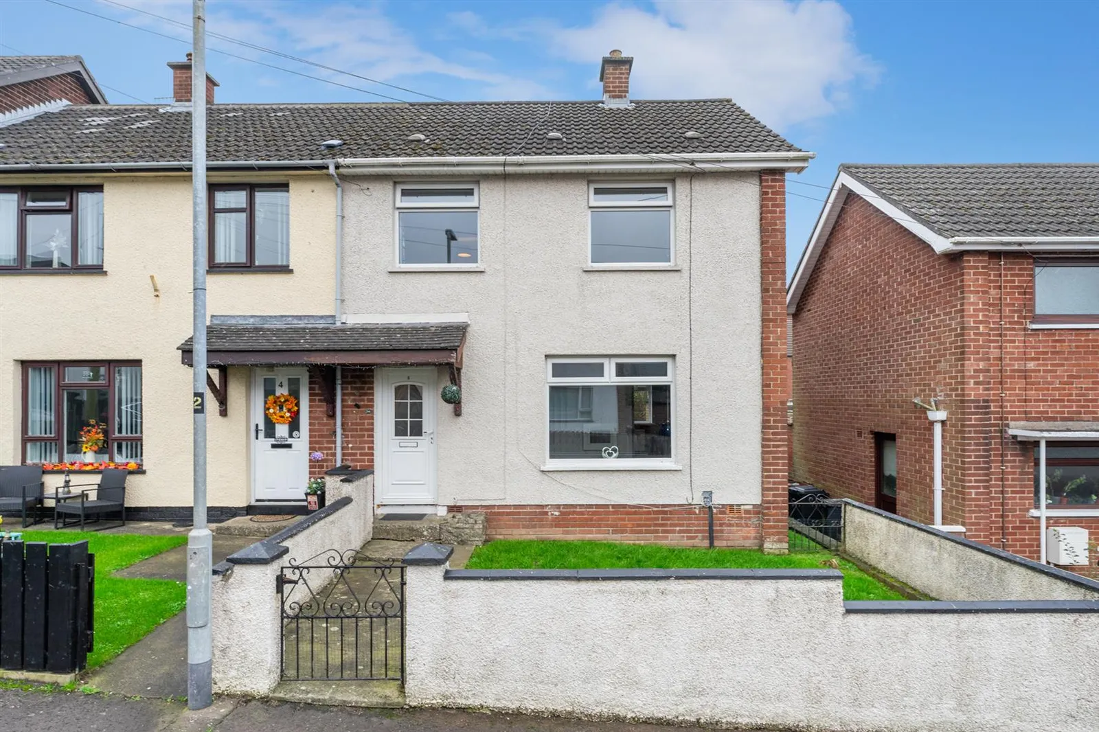 3 bedroom end terrace to rent at 5 Deerfin Park Newtownabbey BT37 9JB