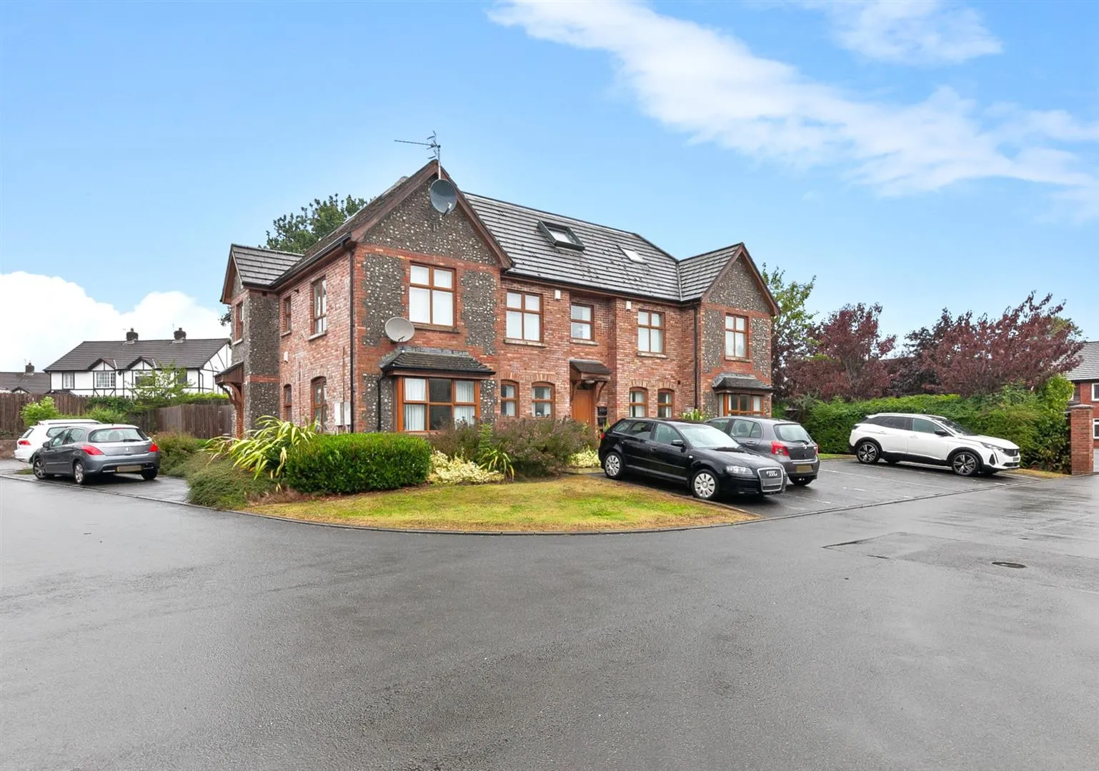 3 bedroom apartment to rent at 1 Lismore Place Newtownabbey BT37 0SZ
