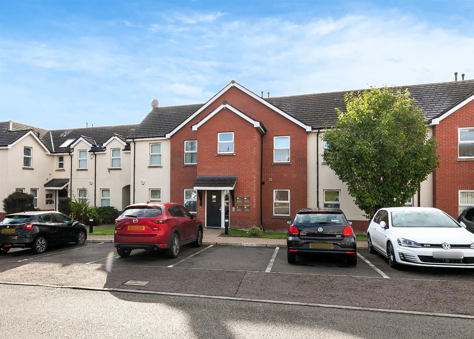 2 bedroom apartment to rent at 9 Loughshore Courtyard Newtownabbey BT37 0ZS