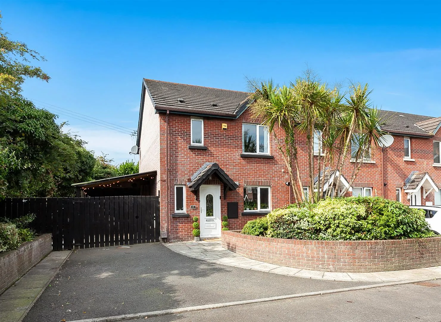 3 bedroom townhouse for sale at 47 Killaloe Carrickfergus BT38 8FL