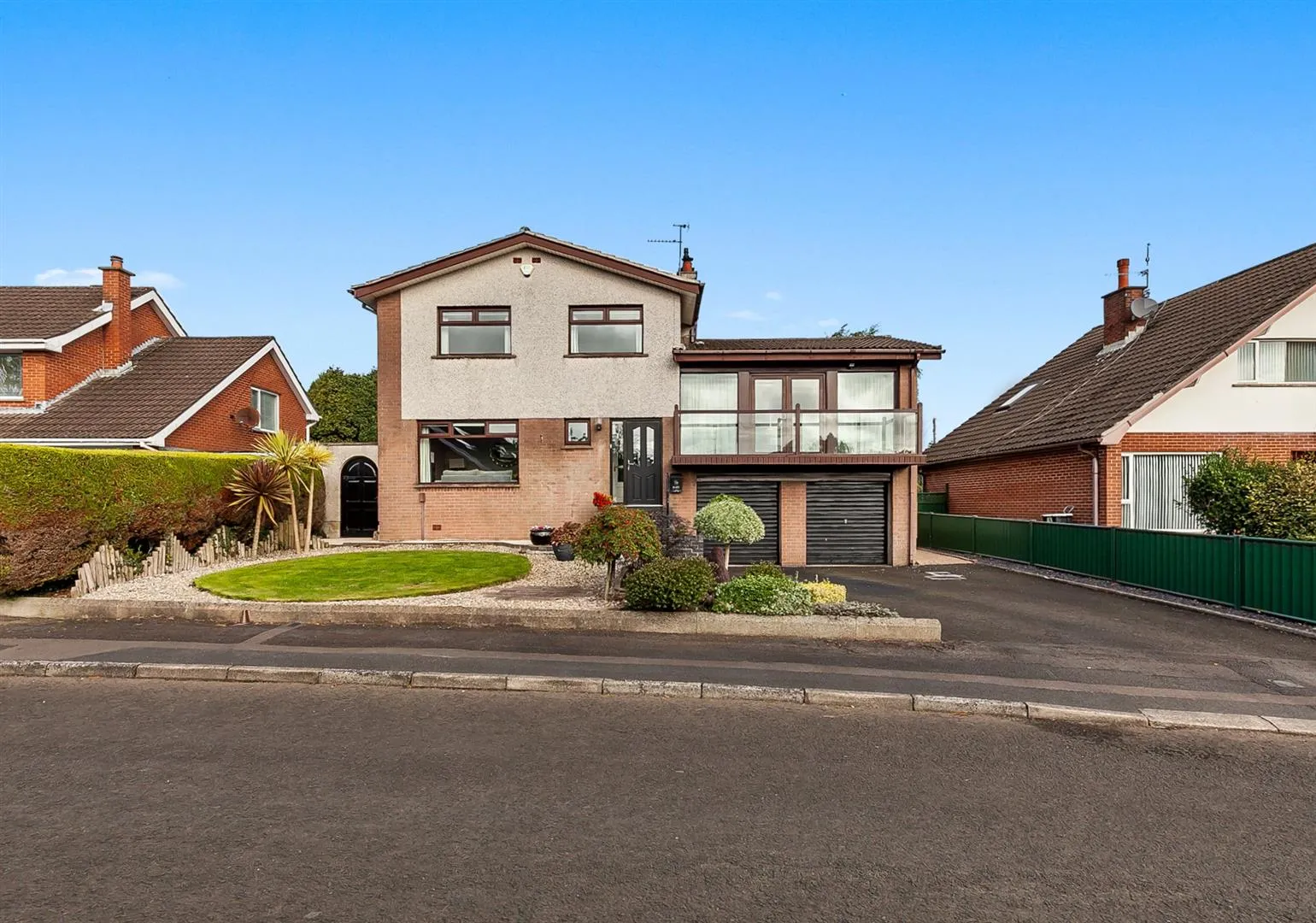 4 bedroom detached for sale at 45 Glenbroome Park Newtownabbey BT37 0RL