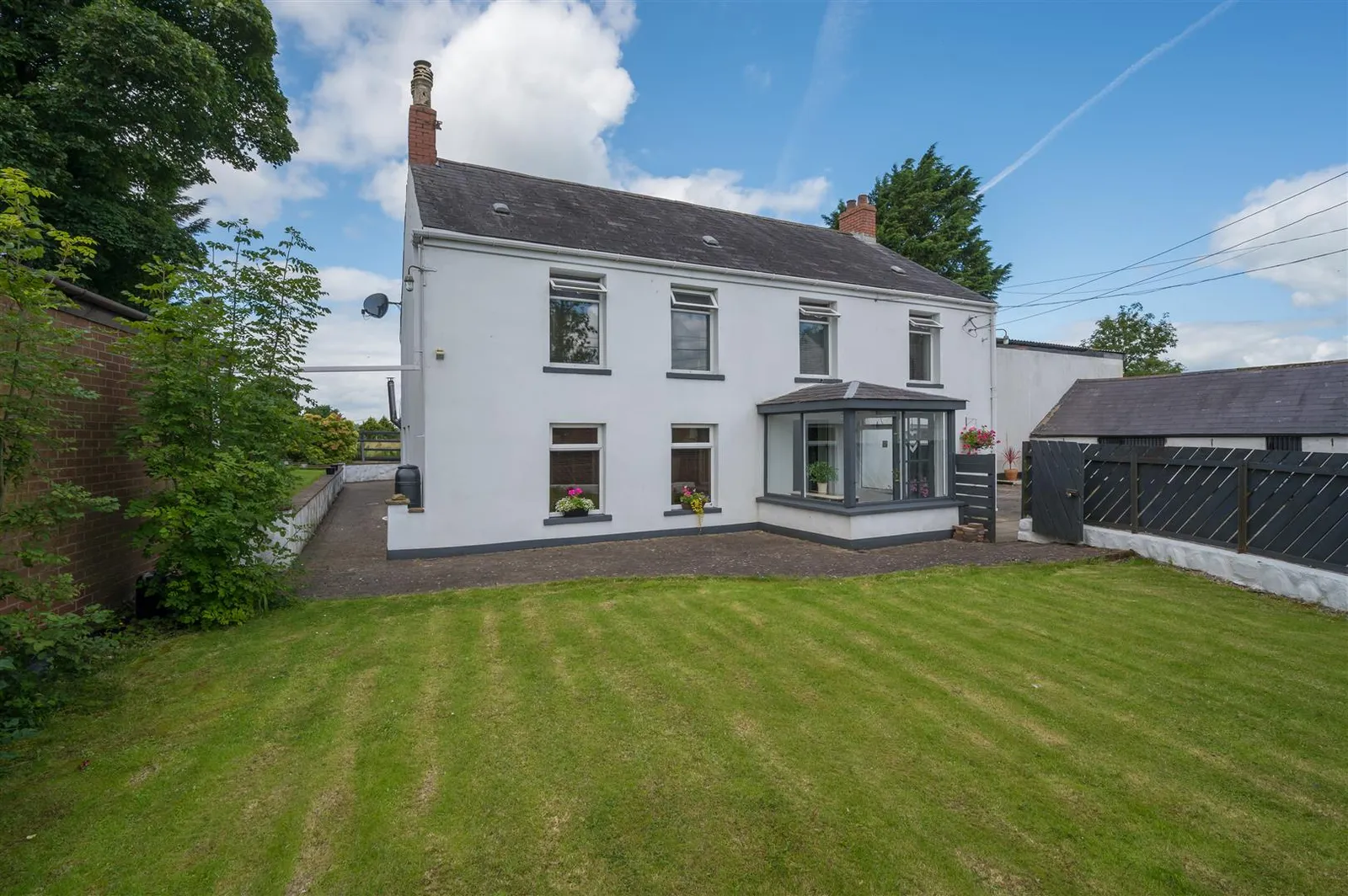 4 bedroom detached for sale at 122 Hydepark Road Newtownabbey BT36 4PZ