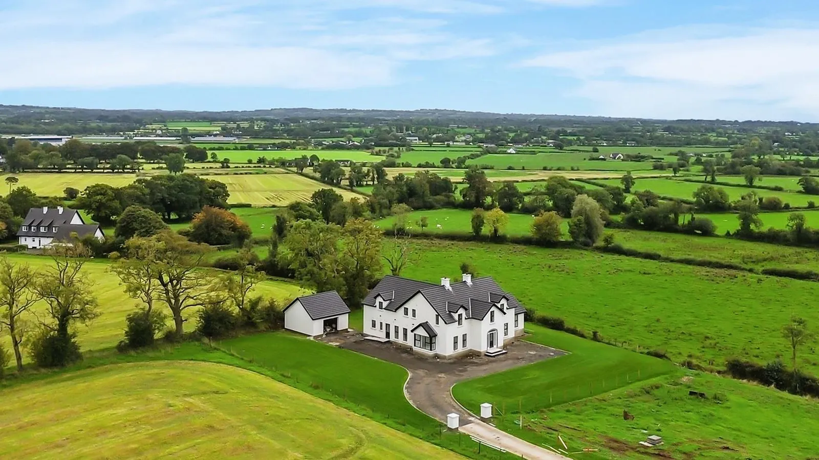5 bedroom detached for sale at 24 Tullywest Road Crumlin BT29 4SP